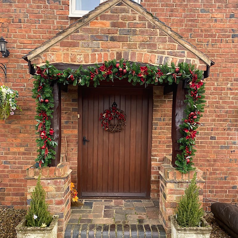 Christmas-garland-on-front-door
