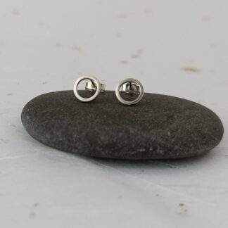 recycled sterling silver wire mini circle stud earrings