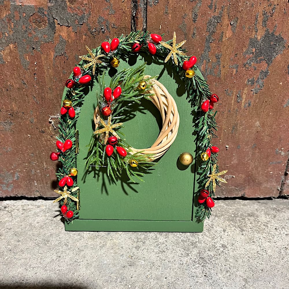 Christmas-door-for-elves-green