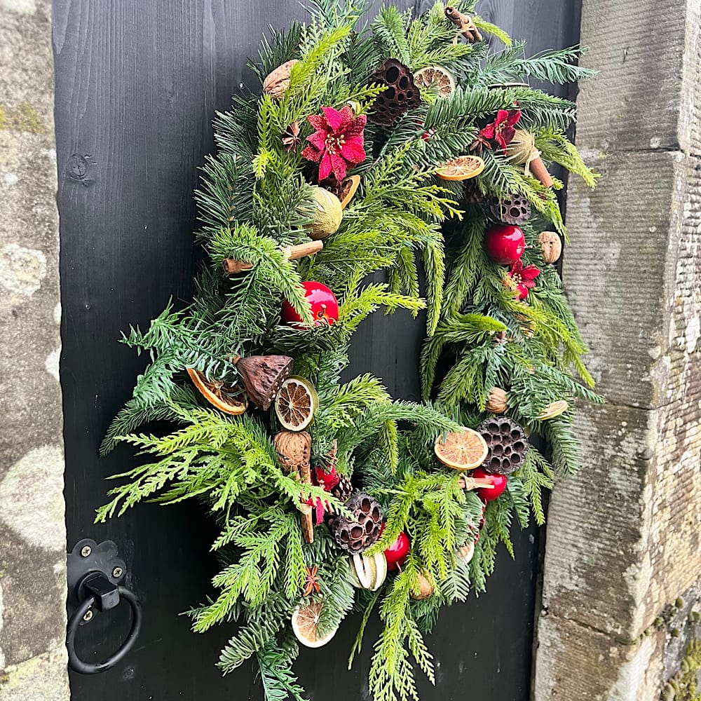 Artificial-Traditional-Christmas-wreath-red-and-green