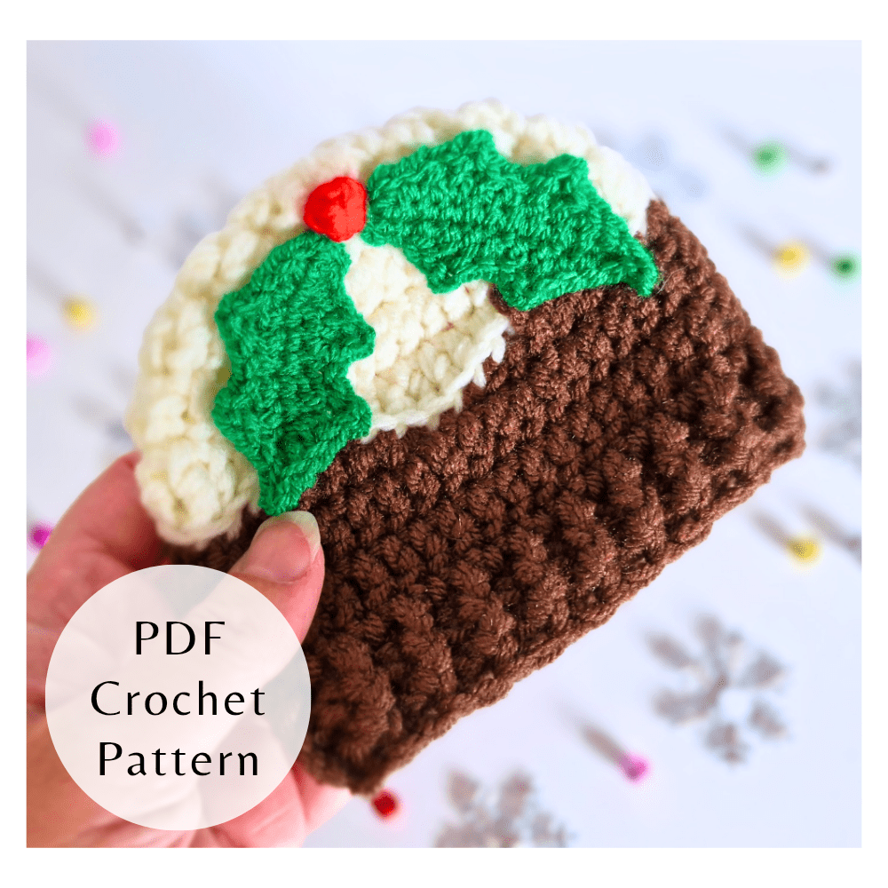 Christmas Pudding crochet baby hat pattern with holly and berries