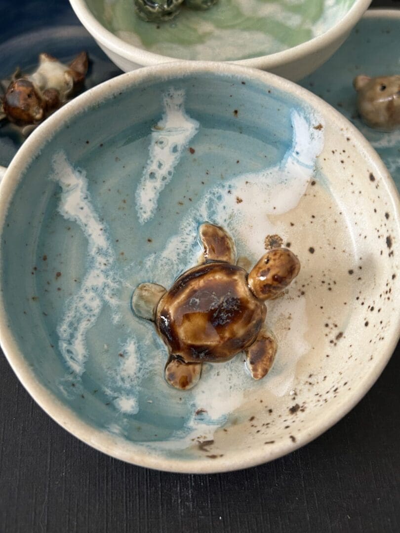Ceramic trinket dish with cute sea animals - Image 4