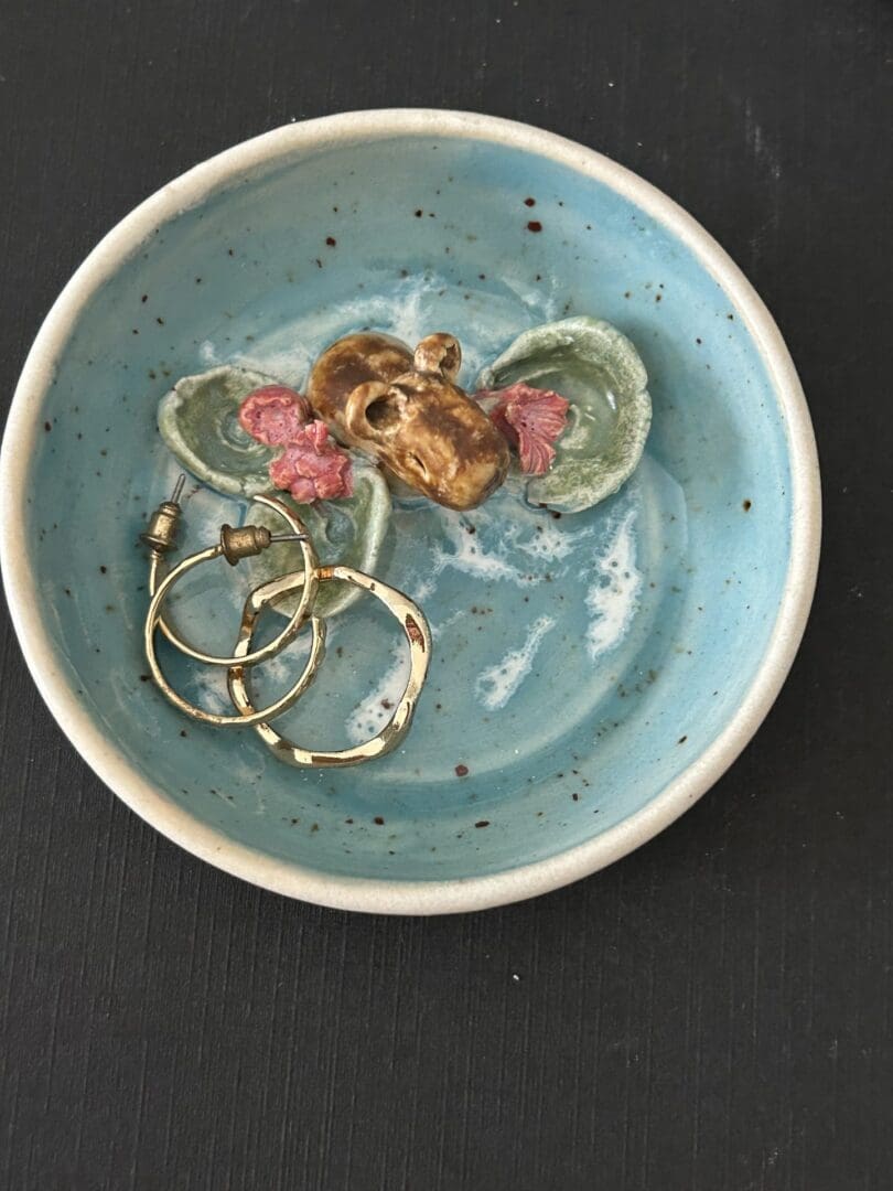 Ceramic trinket dish with cute swimming animal - Image 3