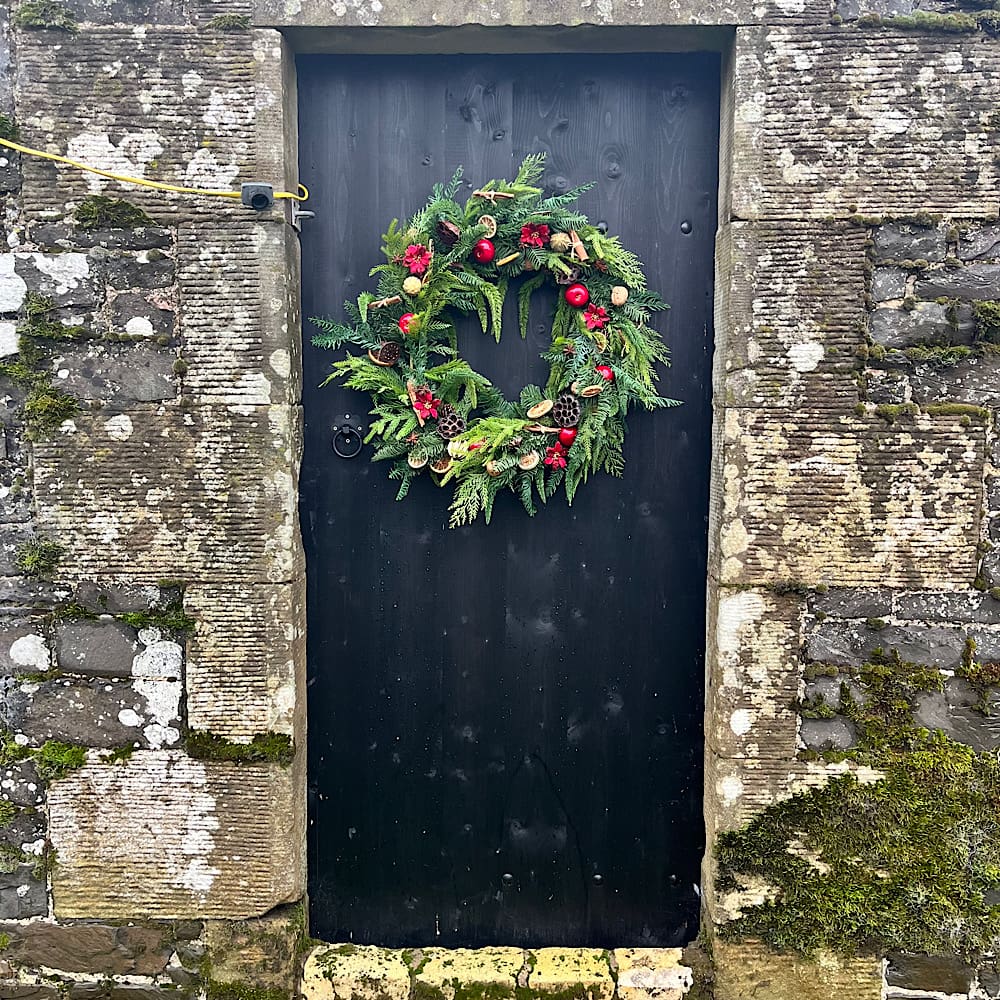 Artificial-Traditional-Christmas-wreath-red-and-green