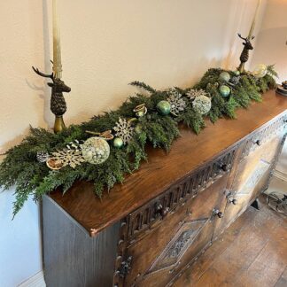 Christmas-garland-with-green-and-gold