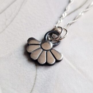 Handemade oxidised sterling silver Art Deco style daisy necklace