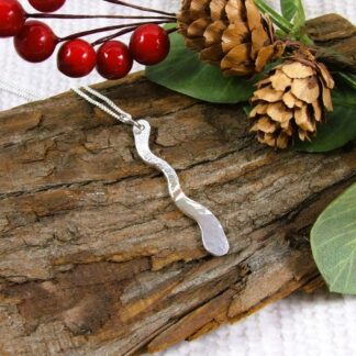 silver and gold wiggle necklace