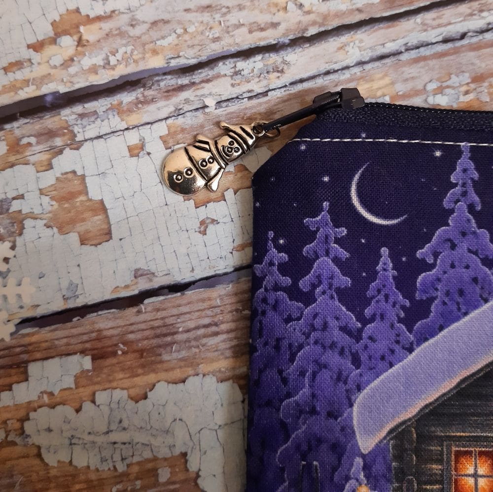 Santa and Christmas Chalet Coin Purse Christmas Gift - Image 4