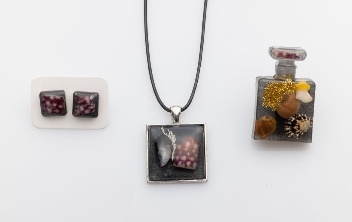 Beachcombers jewellery set. - Image 7