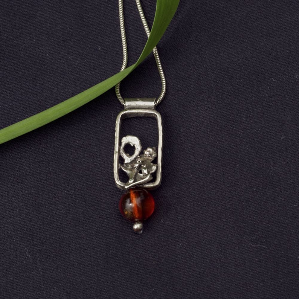 Amber Cast Form pendant - Image 4