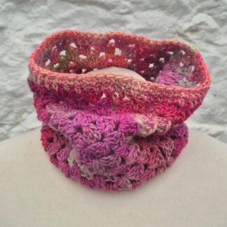 crocheted cowl in pink