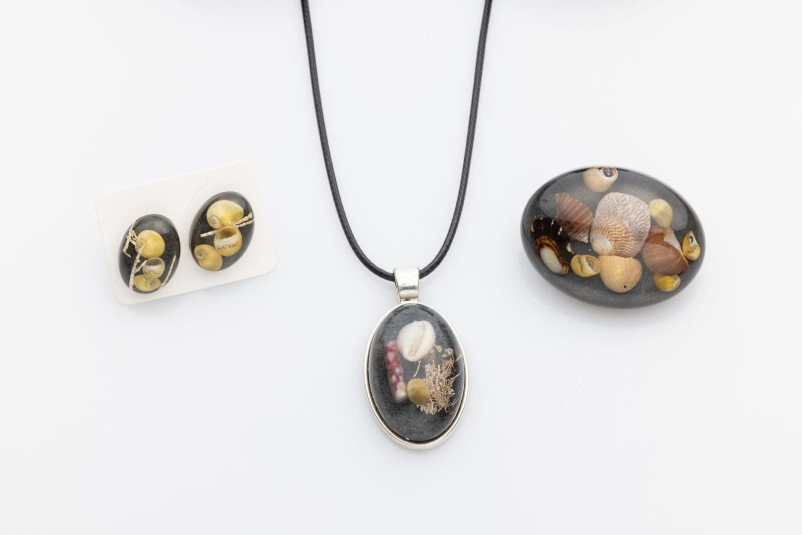 Beachcombers jewellery set.
