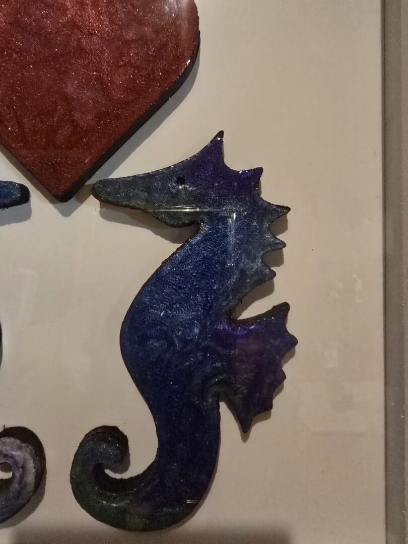 Handcrafted Resin Wall Art – Paired Hearts Sea Horse's - Image 6