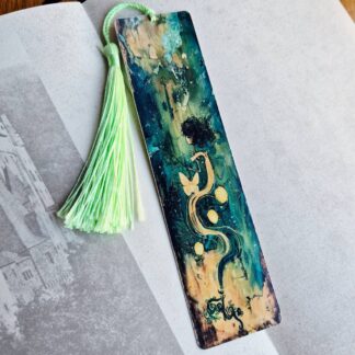 Green gold girl bookmark aluminium