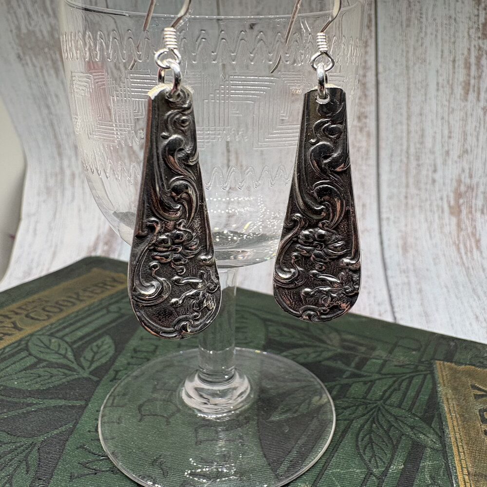 Antique teaspoon handle earring - Image 4