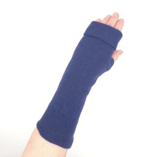 Navy fingerless gloves.