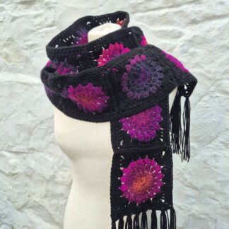 beautiful crochet scarf black pink