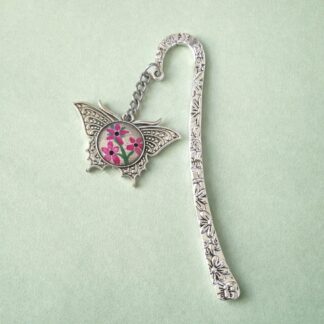 silver-tone-bookmark-with-butterfly-and-flower-detail