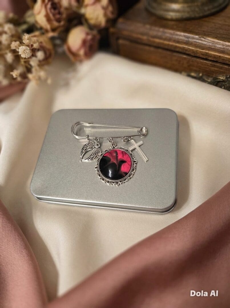 handpainted-brooch-in-pink-and-black