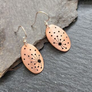 copper-oval-earrings-with-pierced-allium-design