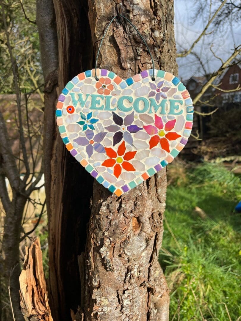 A warm welcome - Handmade Mosaic Garden sign on slate, a charming gift for Garden lovers. - Image 2