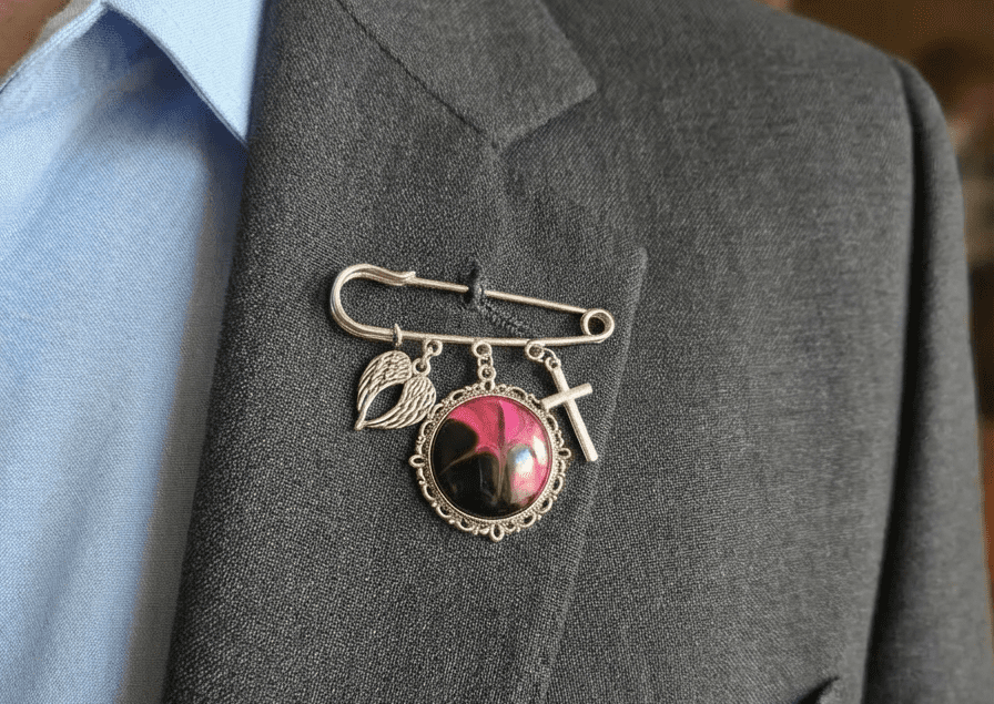 Hand-painted-brooch-black-gold-worn