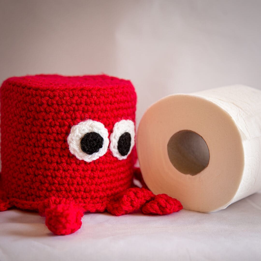 Handmade crochet octopus loo roll red