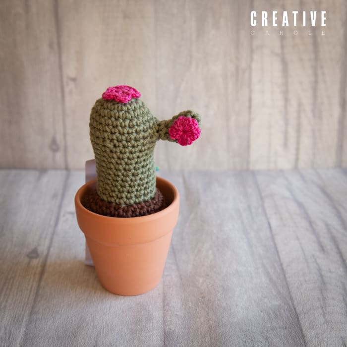 Handmade crochet small pink flowers