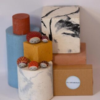 Pebble Pet Family - 5 hand-painted pebble animals/gift-boxed/customisable