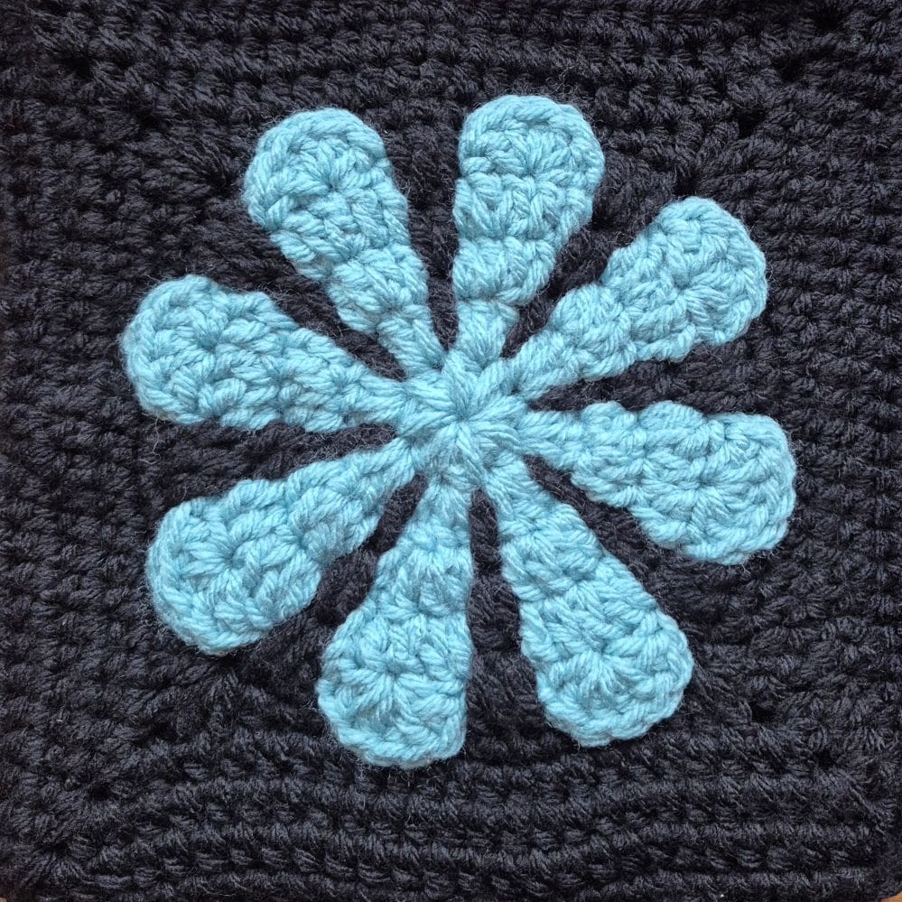 Retro Flower Crocheted Bag - Image 9