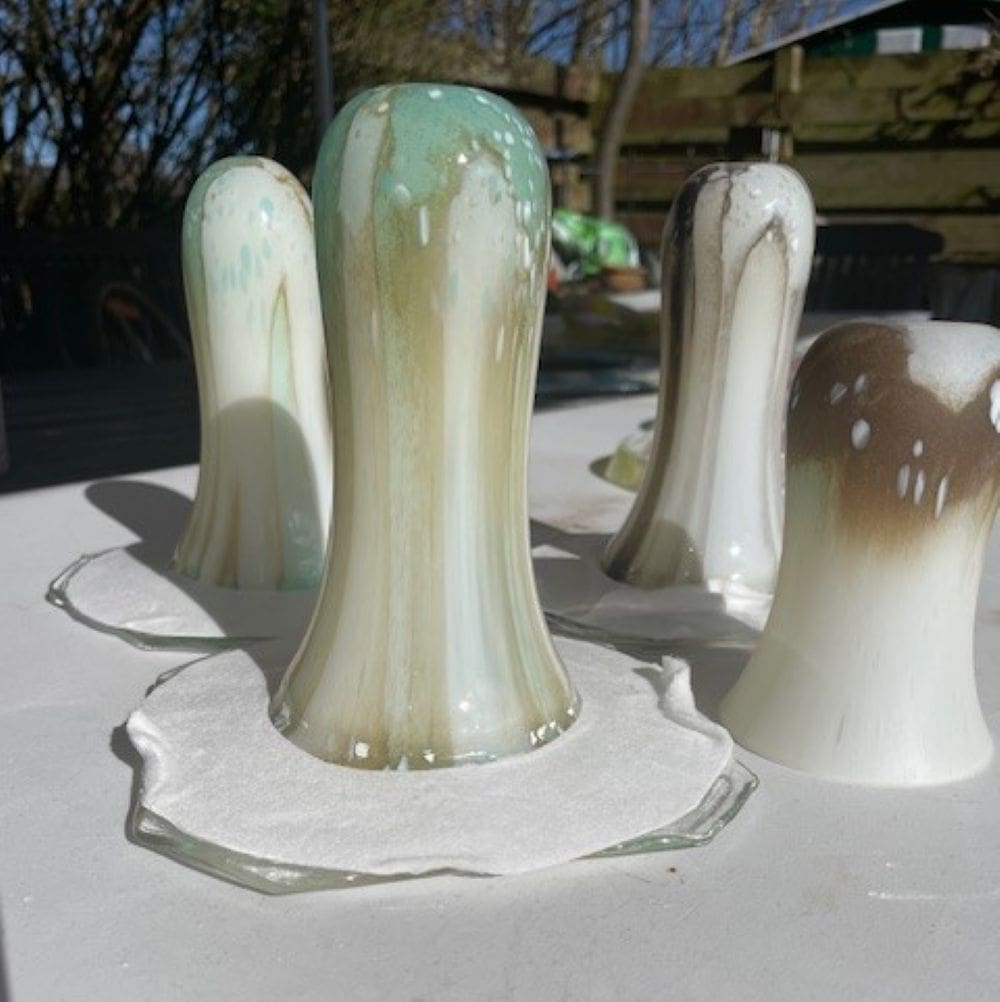 Glass posy vase - Image 7