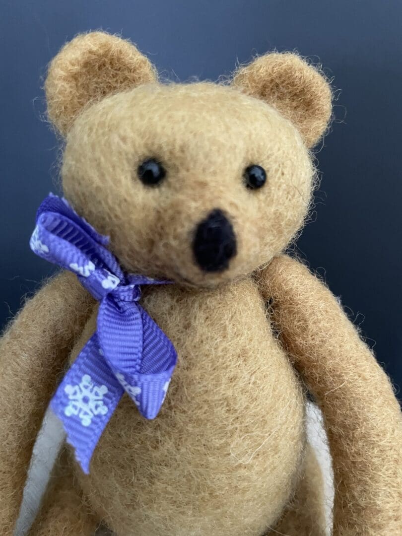 Needlefelt Teddy, fully string jointed - Image 3