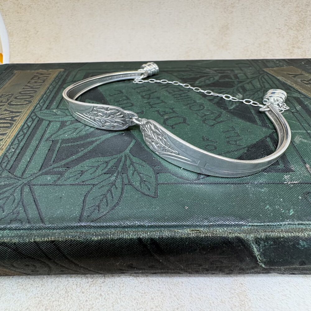 Vintage teaspoon handle bracelet - Image 4