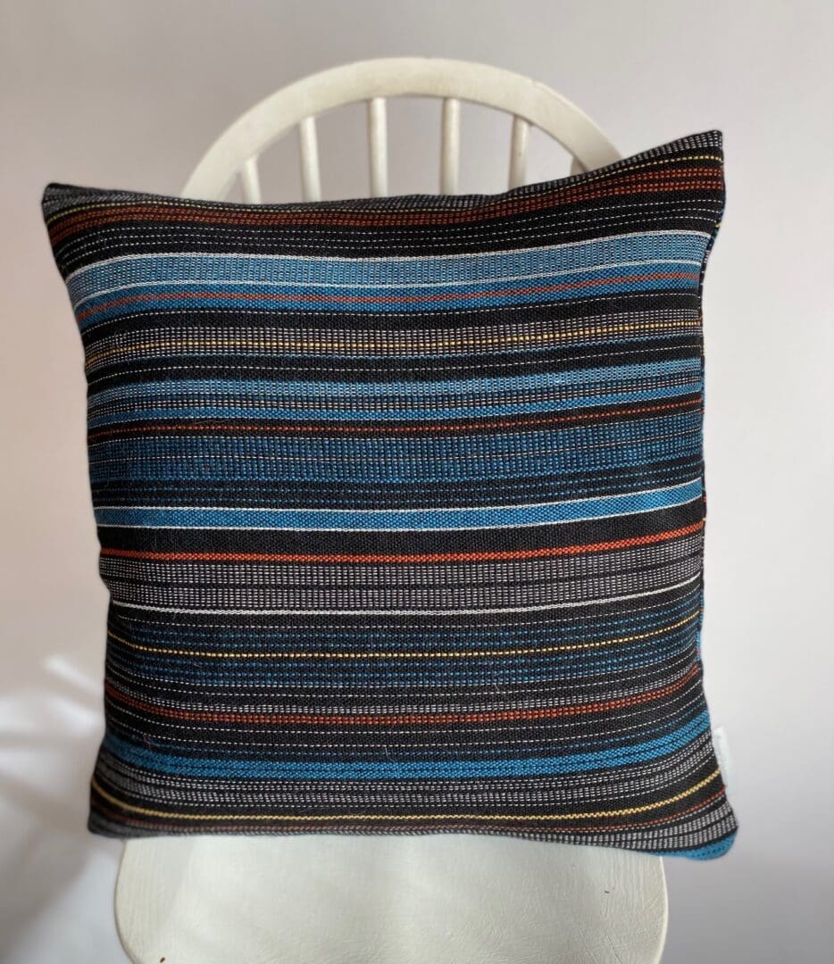 Retro inspired 100% wool cushion - Image 2