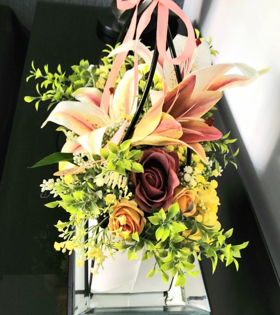 Gift Handbag with Luxury Lilies - Image 4