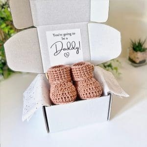 Daddy Pregnancy Announcement, Baby reveal with crochet baby booties in a presentation box plus text