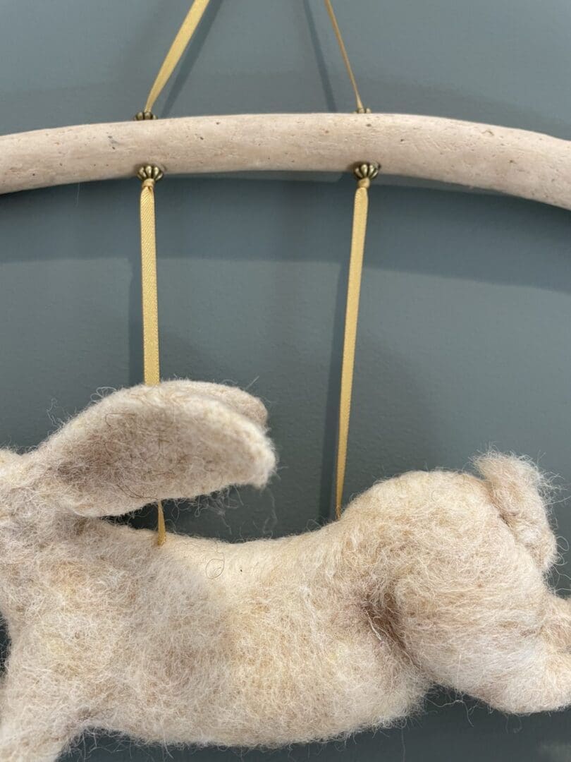 Needle felted leaping hare for the wall - Image 3