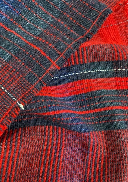 Soft and cosy handwoven lambs wool scarf - Image 3
