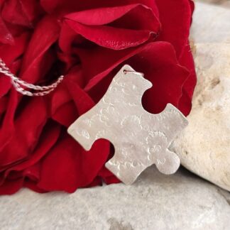Silver-jigsaw-pendant
